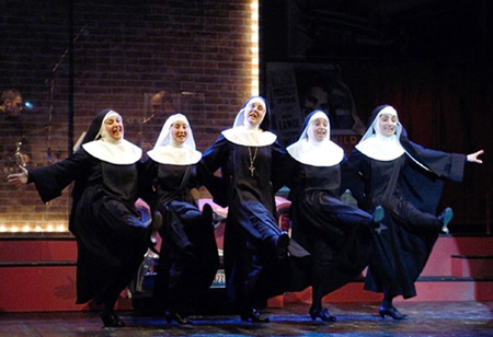 Il cast di "Nunsense"