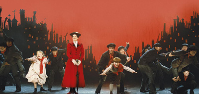 Una scena dal musical "Mary Poppins"