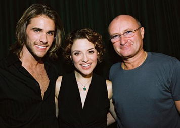 Nella foto di Lyn Hughes ( Disney 2005), da sinistra, Strickland e Gmabatese con il compositore Phil Collins.