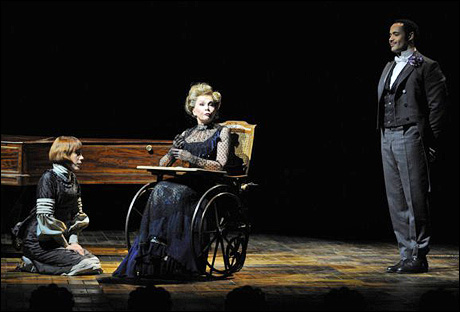 Leslie Caron in una scena del musical