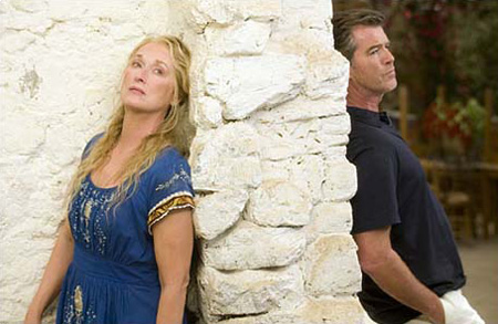 Meryl Streep e Pierce Brosnan in 'Mamma Mia' - Foto Universal Pictures