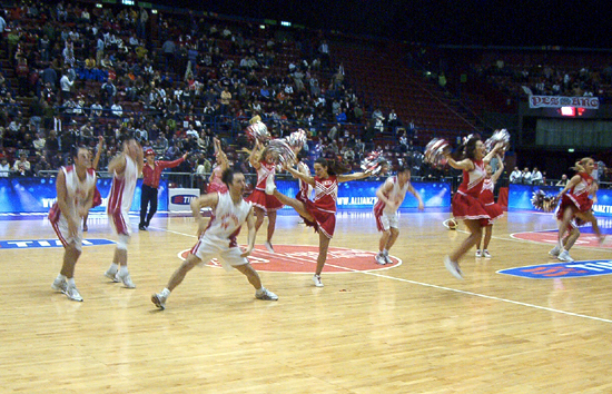 Il cast di "High School Musical"al Mediolanum Forum durante l'esibizione